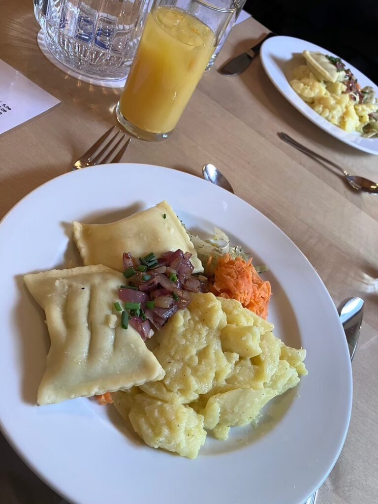 ノイシュバンシュタイン城　レストラン　マウンタッシェン