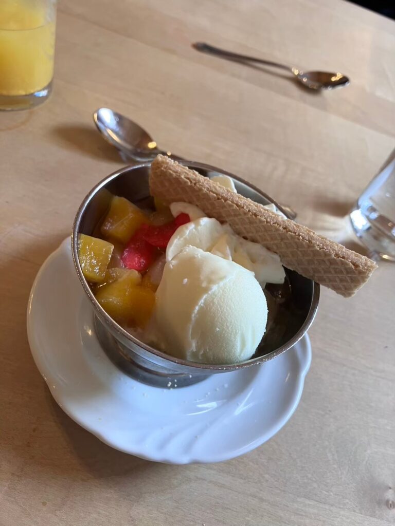 ノイシュバンシュタイン城　レストラン　デザート