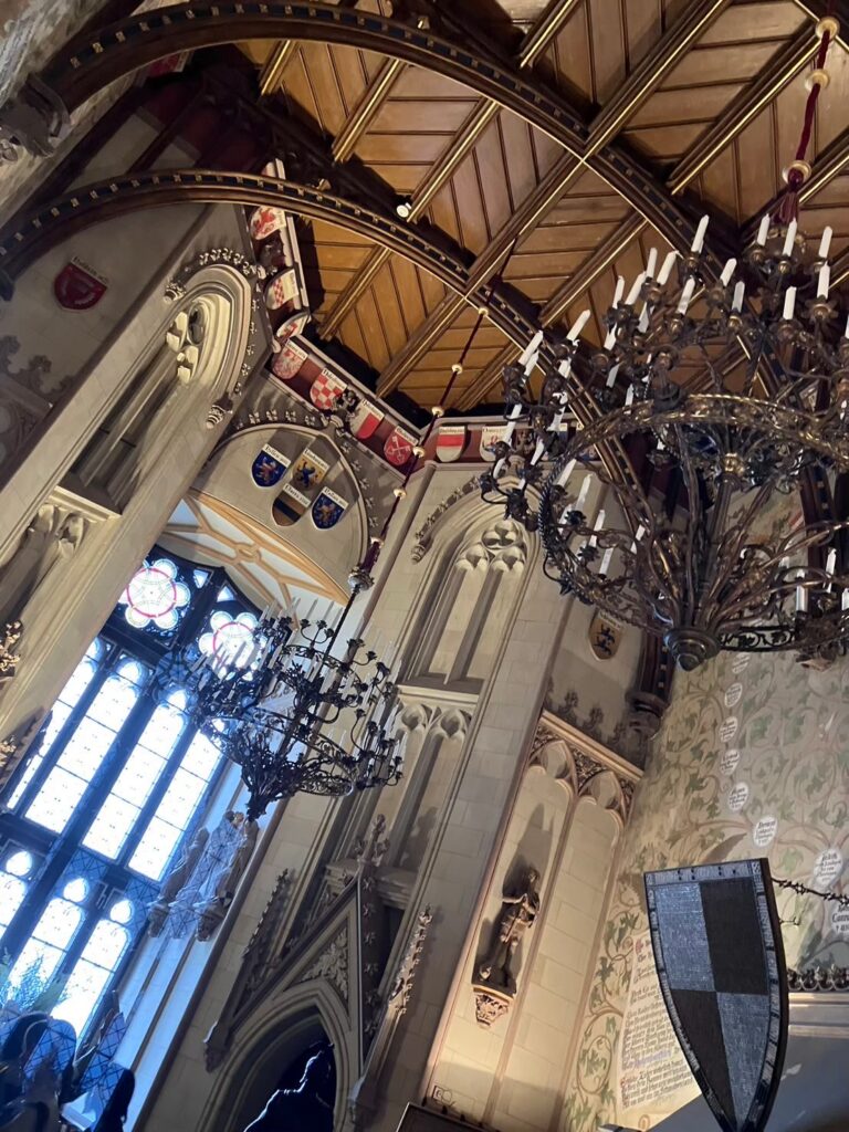 ホーエンツォレルン城　内部　入口付近