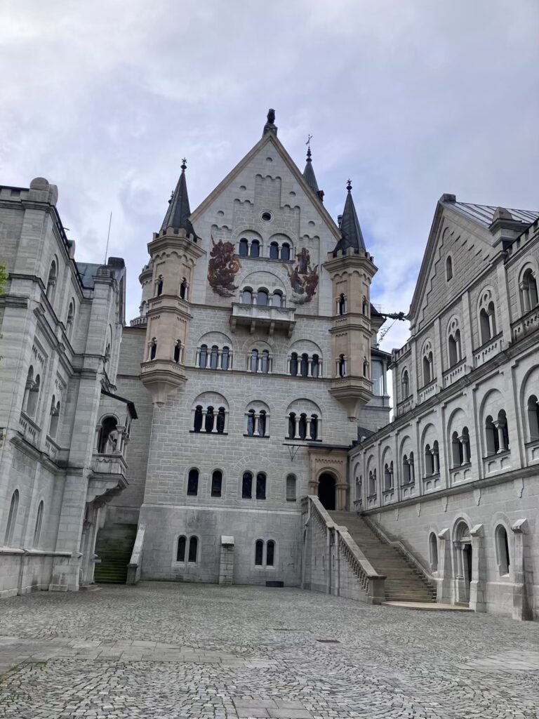 ノイシュバンシュタイン城　中庭