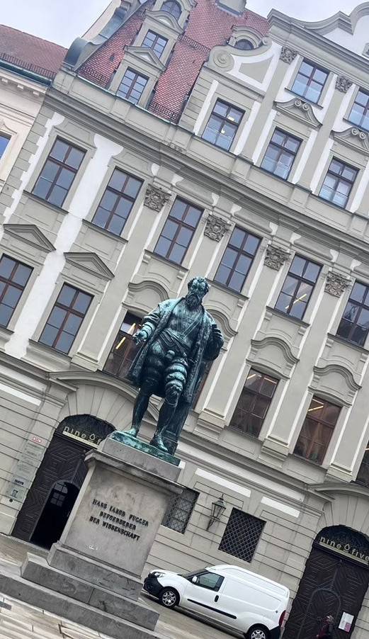 ハンス　ヤコブ　フッガー像