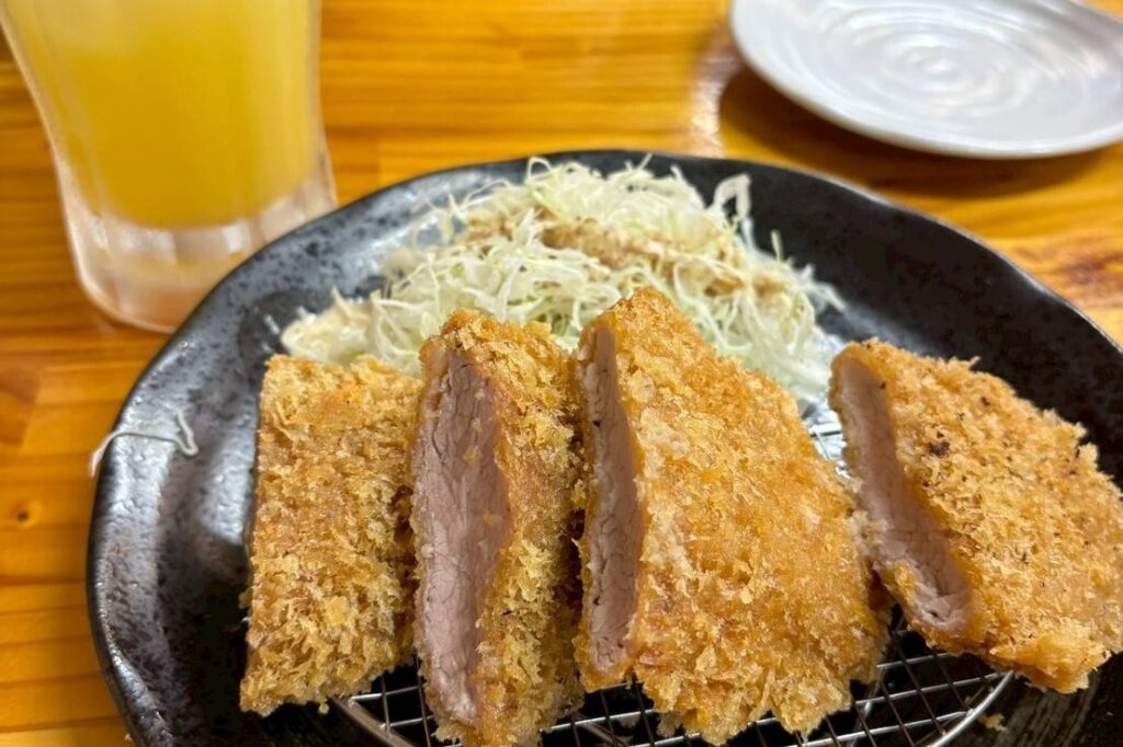 沖縄料理屋あぐーりゅうみのとんかつ